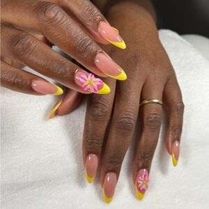Custom gel press-on nails made by artisan set